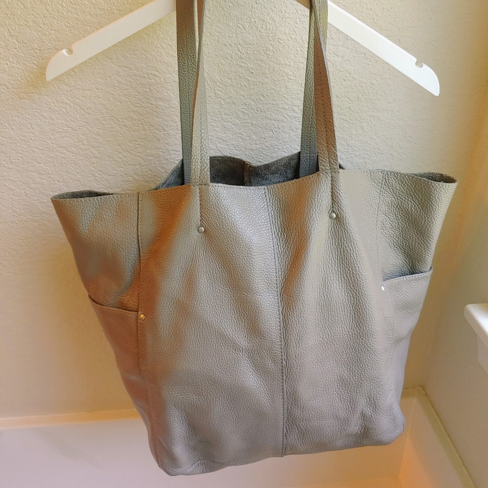 American Eagle Gray Leather Tote -made in Italy